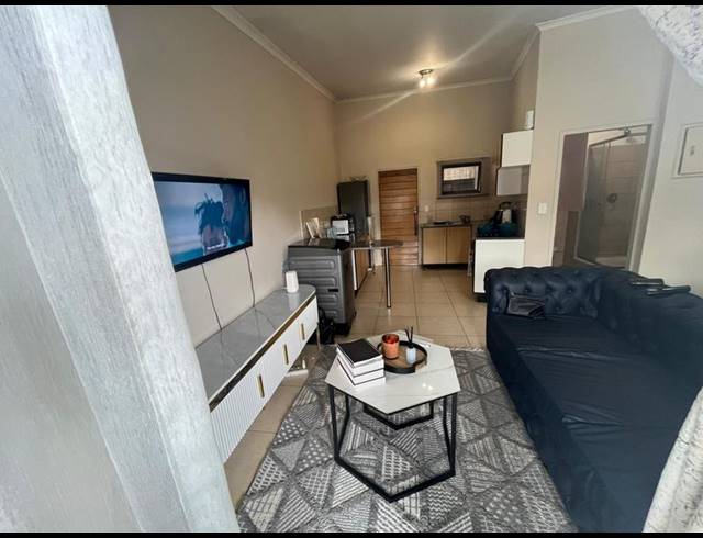 1 BEDROOM APARTMENT FOR SALE IN BRAAMFONTEIN WERF